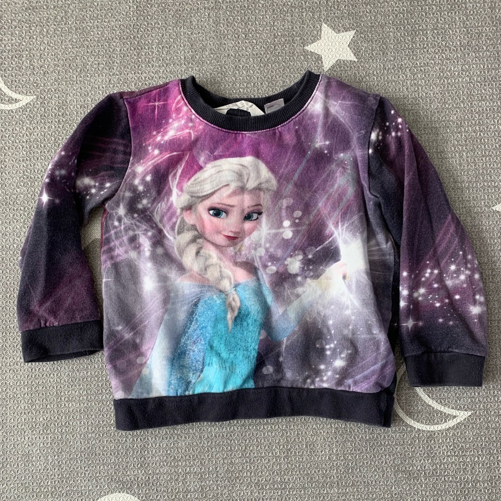 ⚡️Bundle 3 for $20⚡️ H&M Frozen theme sweatshirt